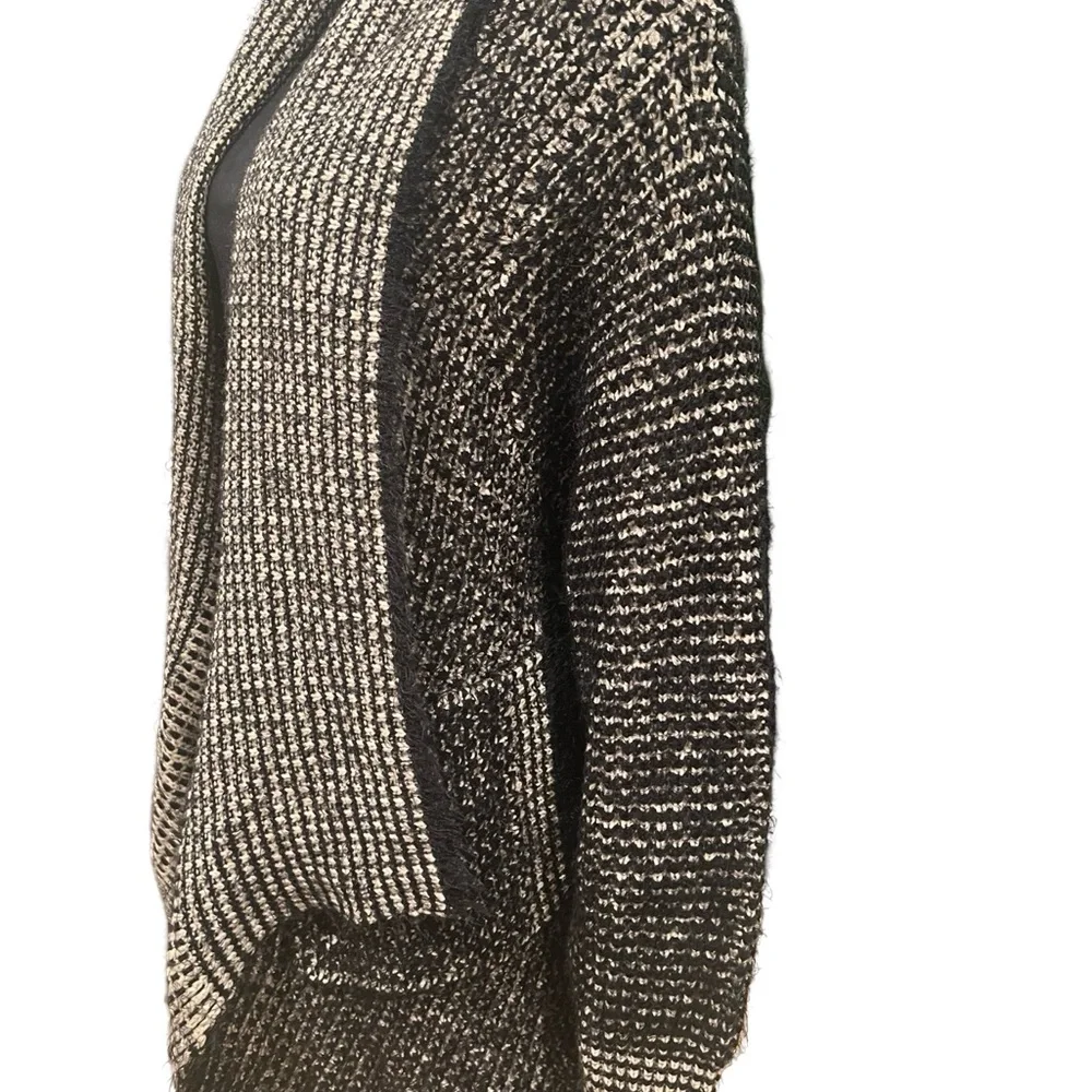 Beautiful Knit Cardigan 🍁 - Picture 3 of 11